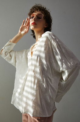 Medicine Bluza Femei, Culoarea Bej, Cu Imprimeu Dama, Vascoza, Elegant