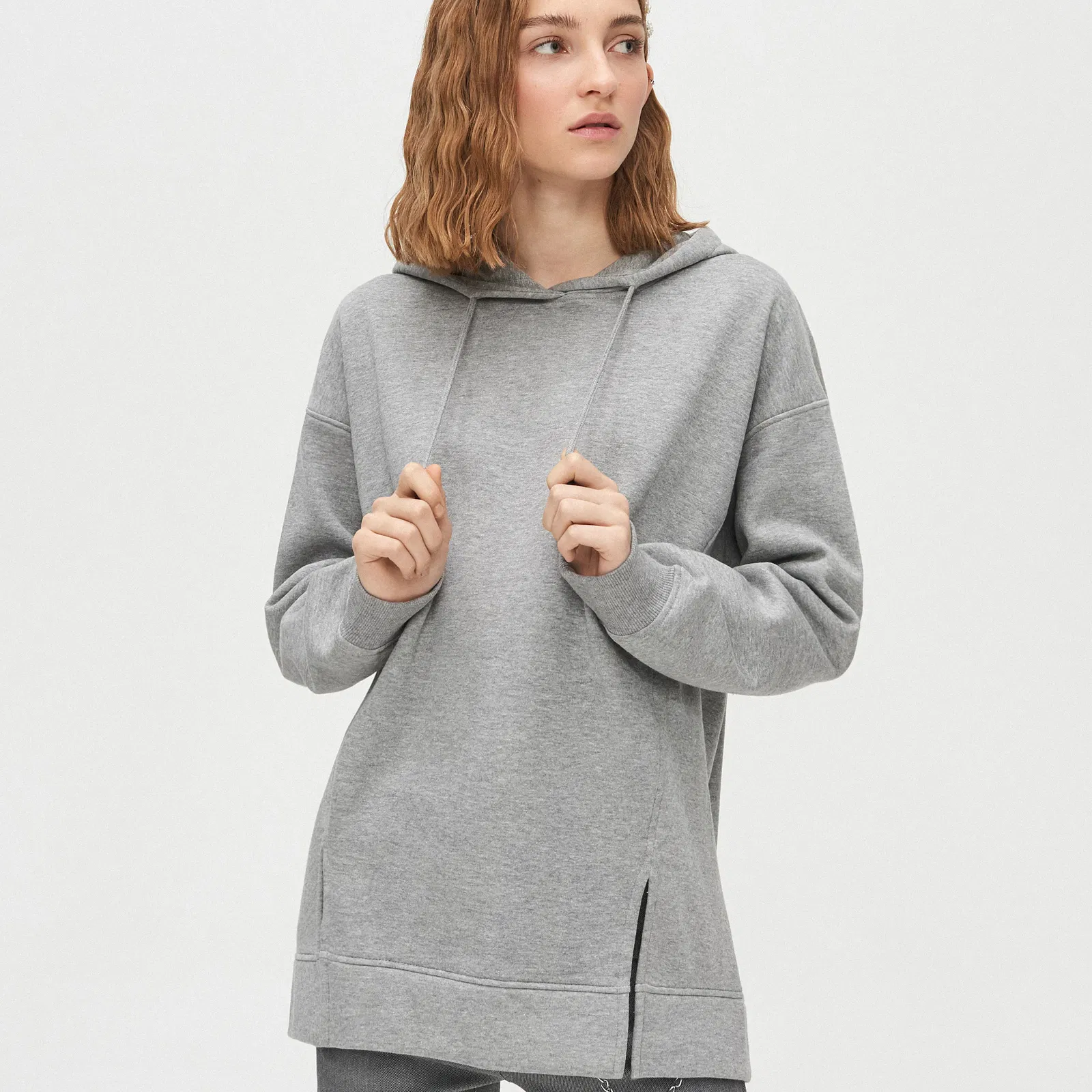 Cropp - Hanorac oversized cu despicătură la tiv - Gri deschis