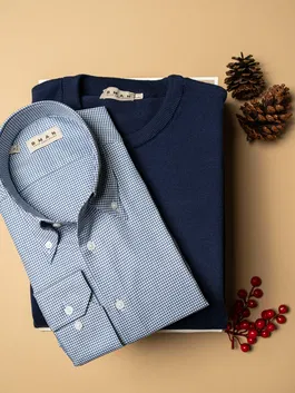 Pachet Cadou Barbati Camasa Bleumarin Si Pulover Bumbac Bman0382