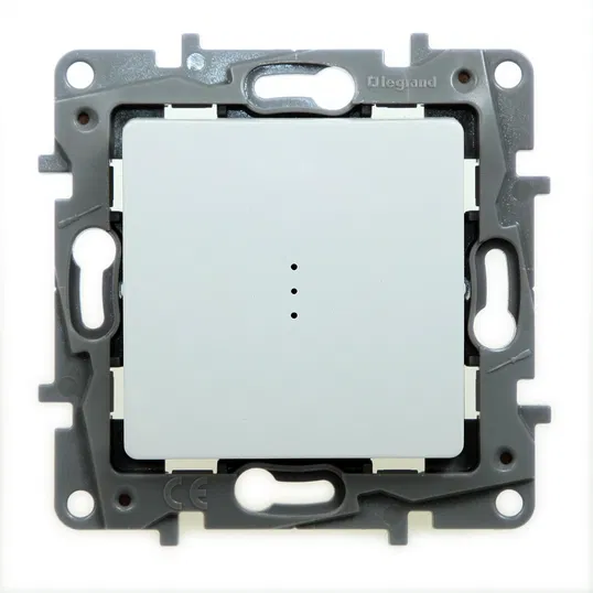 Intrerupator cap scara Niloe, Legrand 764501, alb